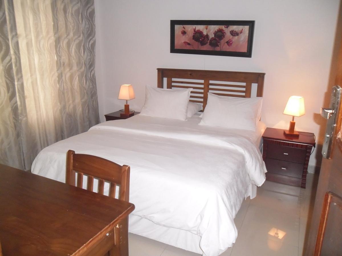 Hotel Vivi Palace Matadi Екстериор снимка