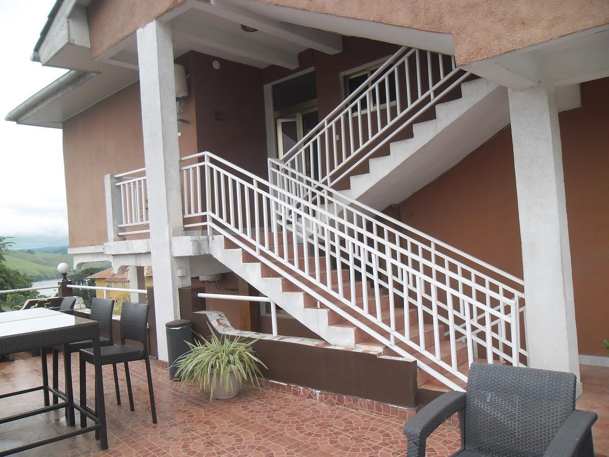 Hotel Vivi Palace Matadi Екстериор снимка