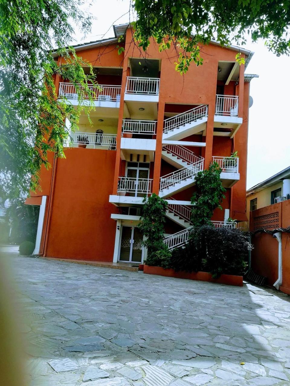 Hotel Vivi Palace Matadi Екстериор снимка